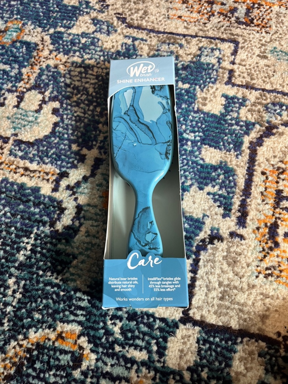 Wet Brush Terrain Textures Shine Enhancer hair brush in the Arctic Blue design
